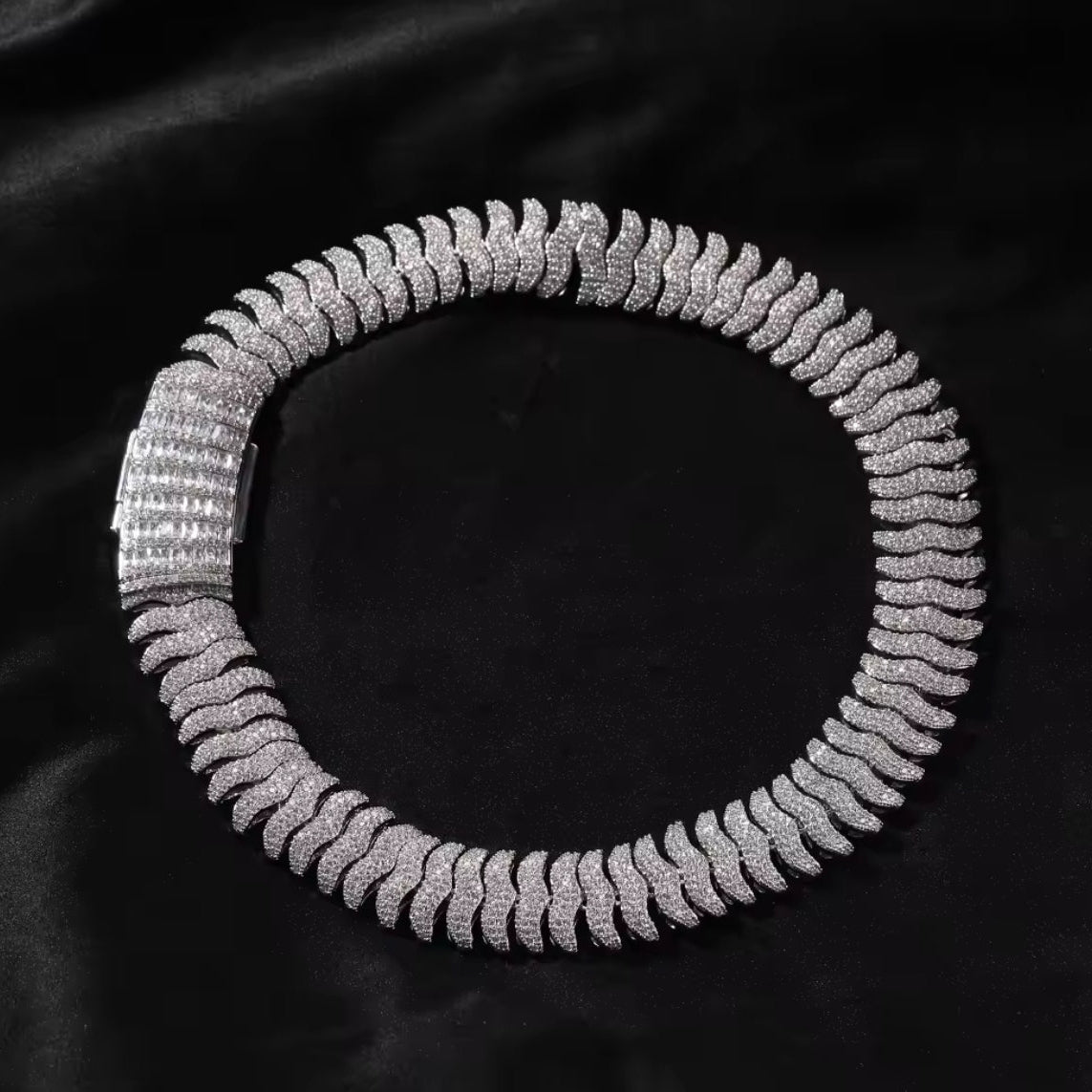 Millipede Cuban Chain